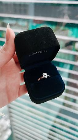 Кольцо Tiffany&Co из платины с бриллиантом 17.25 размер