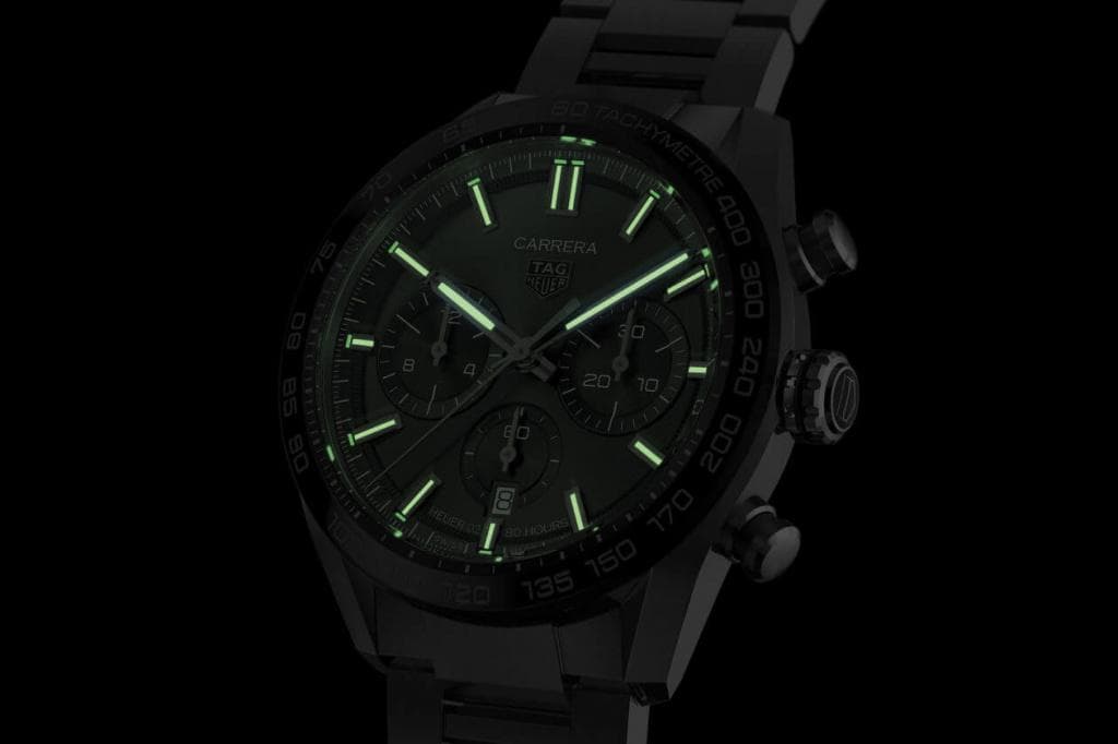 черные часы TAG Heuer Carrera Sport Chronograph 44 мм