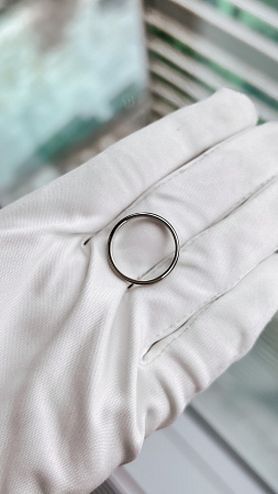 Обручальное кольцо Cartier из платины 17(54) размер