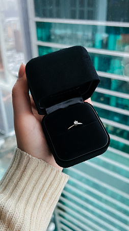 Кольцо Tiffany&Co Setting из платины с бриллиантом 14.5 размер
